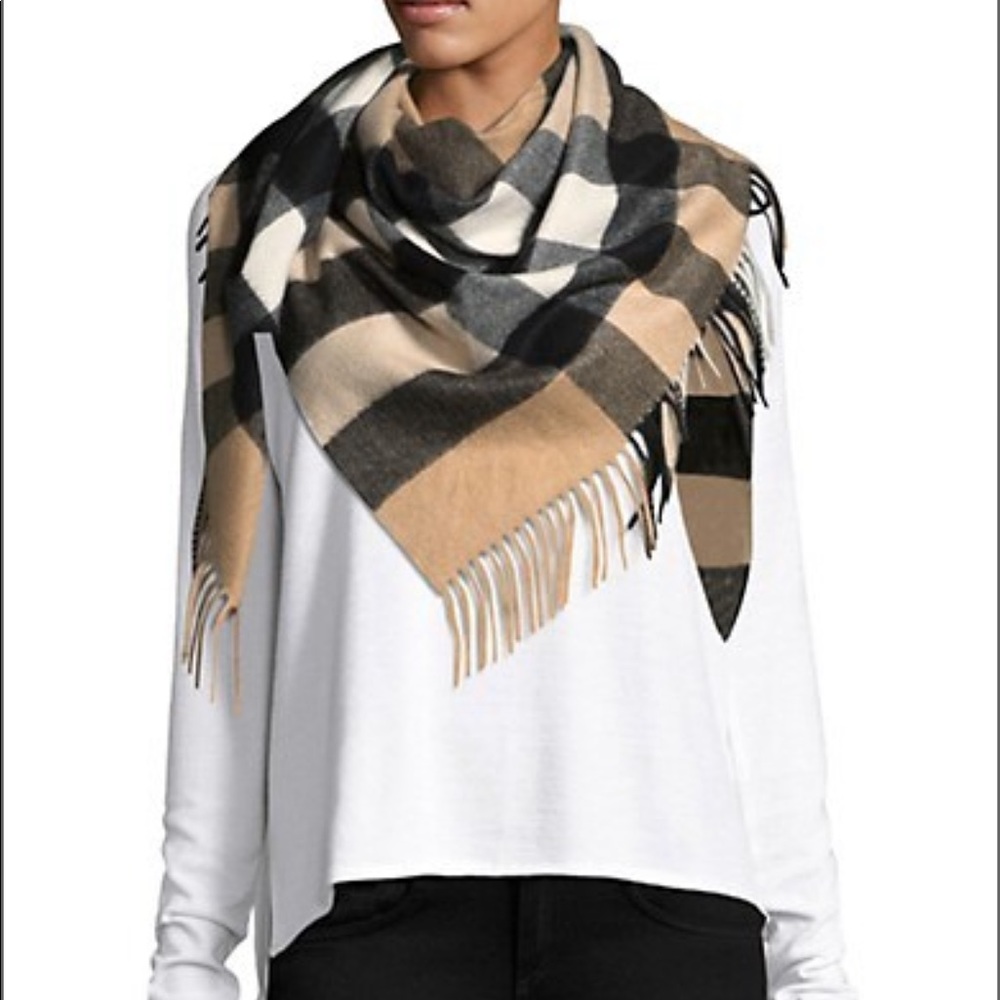 Burberry triangle scarf